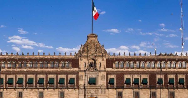 Confirma Sheinbaum que ya vive en Palacio Nacional