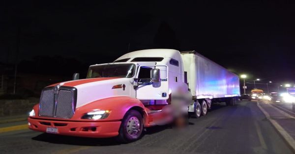 Detienen en San Andrés Cholula a dos probables responsables por robo de vehículo