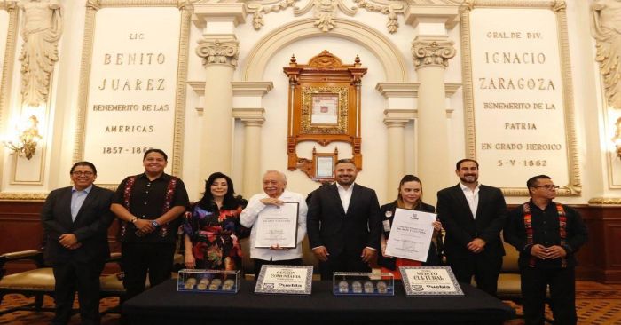 Entregan premio municipal de Arte y Cultura
