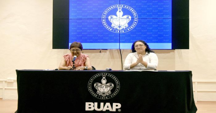 Dicta conferencia Lilia Cedillo a estudiantes de la Preparatoria Emiliano Zapata