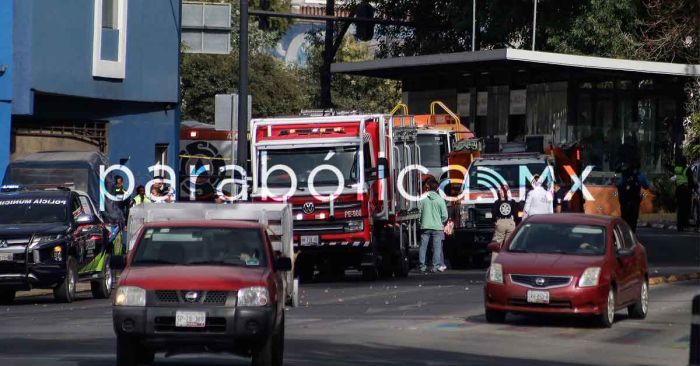 Se incendia hostal del Bulevar 5 de Mayo