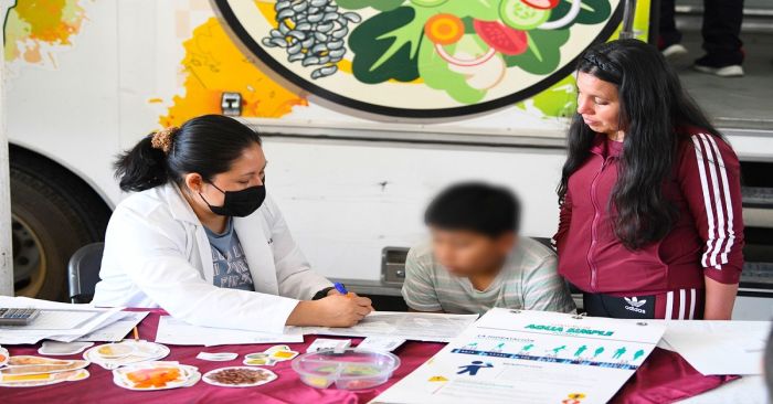 Invitan a la población a tener una alimentación saludable para combatir sobrepeso y obesidad