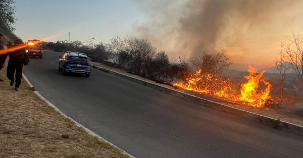 Detienen al hombre que provocó aparatoso incendio en lateral del Periférico