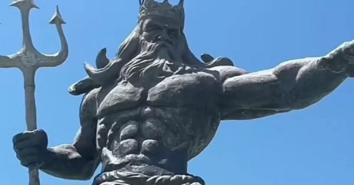 Es falso el retiro de estatua de Poseid&oacute;n en Puerto Progreso