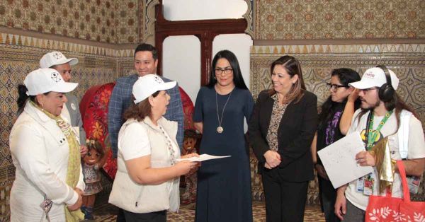Recibe Laura Artemisa pliego petitorio de "Por Amor a la Inclusión"