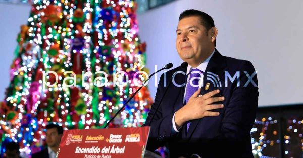 Soy “hijo de la educación pública”, destaca Armenta ante el Magisterio