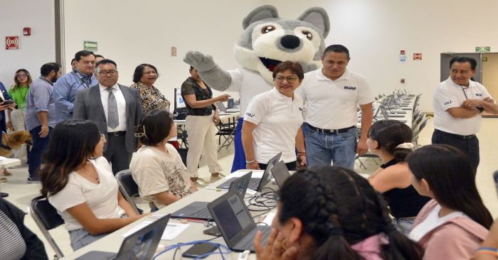 Supervisa Lilia Cedillo aplicaci&oacute;n del Examen General de Admisi&oacute;n 2024