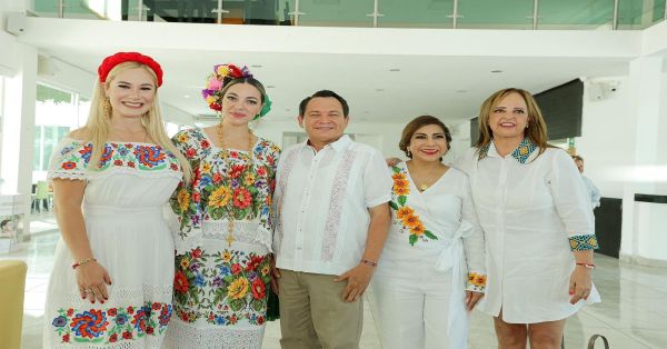 Apoyan mujeres de Yucatán al movimiento “Por ella, por todas" en apoyo a Claudia Sheinbaum