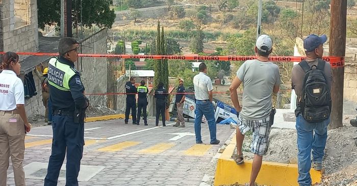 Vuelca en Iz&uacute;car de Matamoros un pipa de gas; el conductor perdi&oacute; la vida
