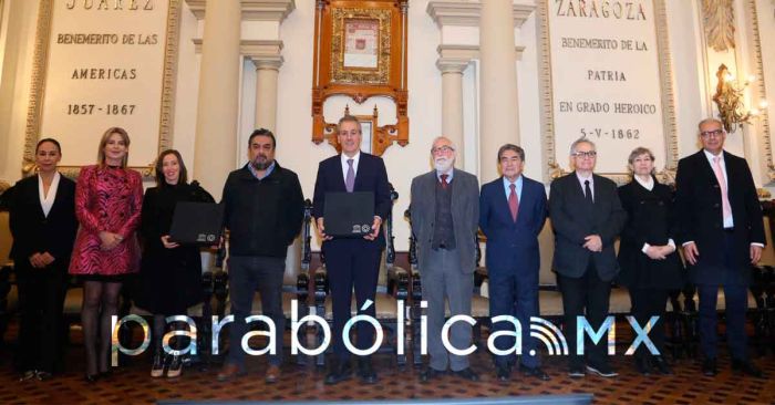 Recibe ayuntamiento el Facsímil del Expediente de Inscripción en la Lista de Patrimonio Mundial