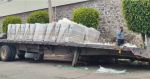 Atascado en el pavimento quedó un tráiler en la calle 4 Poniente