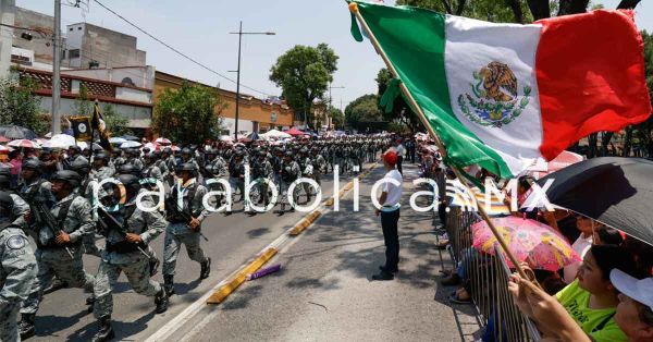 Vive el Desfile C&iacute;vico Militar en Puebla