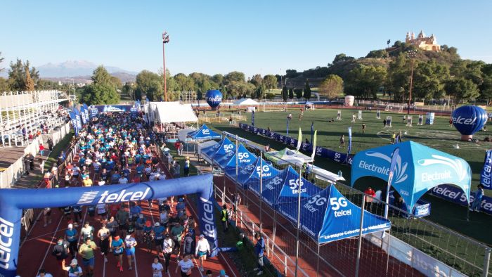 Participan 5 mil personas en el Medio Maratón del Día del Papá en Cholula