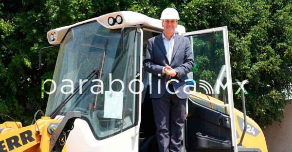 Diáloga Pepe Chedraui con integrantes del sector de la construcción de Puebla