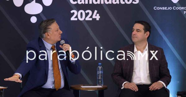 Acude Fernando Morales a di&aacute;logo con empresarios