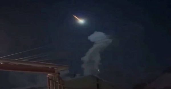 Deslumbra meteorito &quot;de varias lunas&quot; cielos en Yakutia, en Rusia