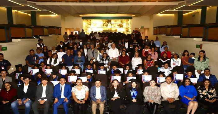 Concluyen estudios tercer grupo del Centro de Día del SMDIF Puebla