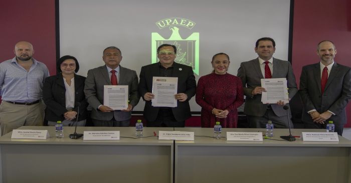 Signan convenio de colaboración UPAEP e INE