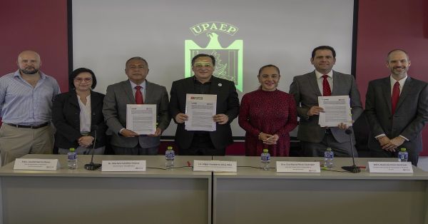 Signan convenio de colaboración UPAEP e INE
