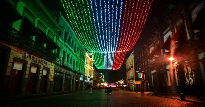 Alista Ayuntamiento de Puebla permisos para venta de antojitos para la Noche Mexicana