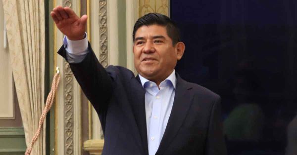 Aprueba Congreso homologar tarifas de grúas y corralones