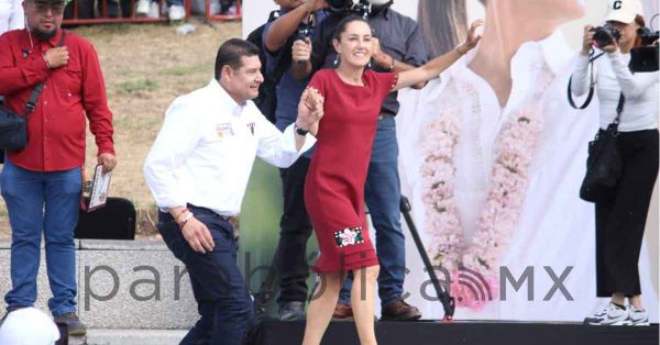 Abarrota Morena su cierre de campa&ntilde;a en Puebla