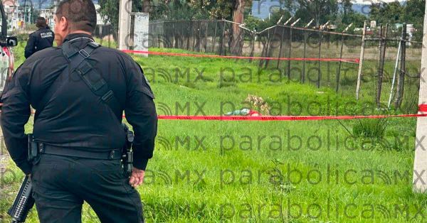 Arrojan cad&aacute;ver de un hombre sobre la carretera federal Texmelucan-Huejotzingo