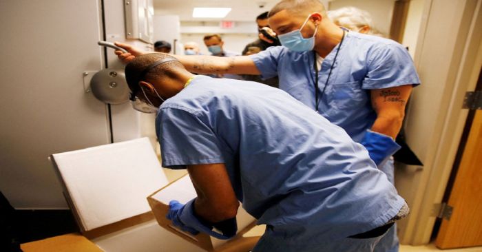 Retoman en Espa&ntilde;a uso del cubrebocas, hay repunte de enfermedades respiratorias