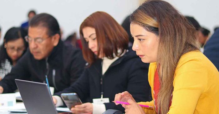 Capacitan a 6 mil maestros en formación continua: SEP