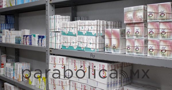 Abastece Federaci&oacute;n medicinas en 23 estados y en megafarmacia: AMLO