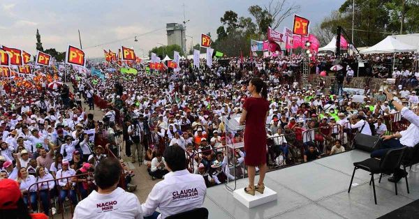 Re&uacute;nen Sheinbaum, Armenta y Chedraui a 60 mil poblanos en cierre de campa&ntilde;a