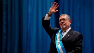 Desea AMLO lo mejor a Bernardo Ar&eacute;valo como presidente de Guatemala