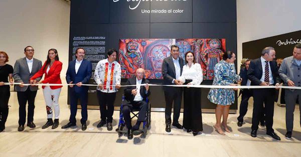 Inicia exposición “Algarabías: una mirada al color”