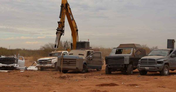 Incinera FGR tonelada de drogas y destruyen vehículos blindados en Sonora