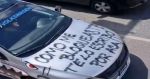 Rayan auto con mensajes de &#039;infiel, poco hombre y dura 3 minutos&#039;