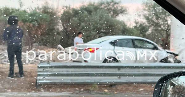 Provoca lluvia accidentada tarde en Perif&eacute;rico y la Atlixc&aacute;yotl