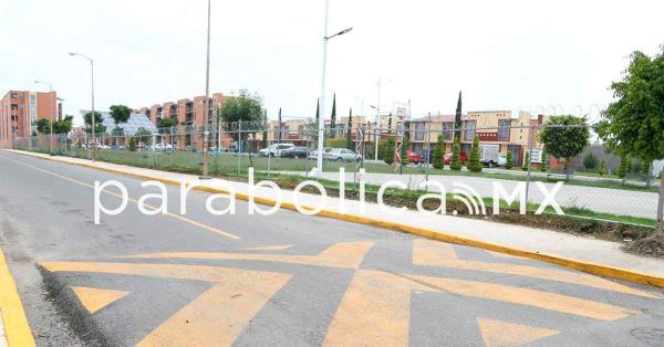 Entrega ayuntamiento obras en la colonia San José Chapulco