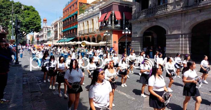 Colapsa FENERR tr&aacute;fico en el Centro Hist&oacute;rico