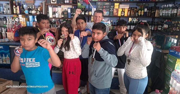 Gana equipo de Iz&uacute;car el Torneo de Barrios