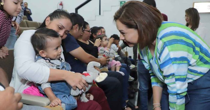 Entrega SEDIF 9 implantes cocleares a menores de edad