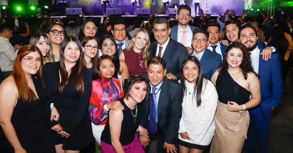 Reconoce Sergio Salomón la labor de trabajadores del Estado