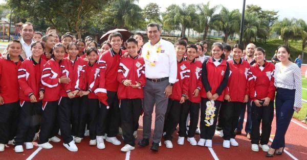 Entrega Sergio Salomón unidades deportivas en tres municipios
