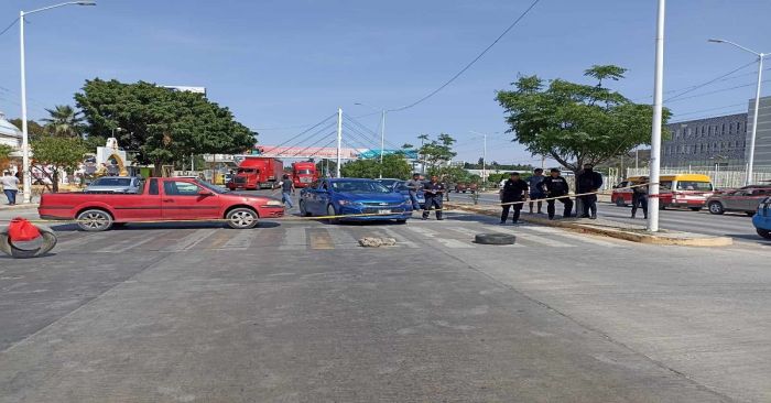 Bloquean la M&eacute;xico-Veracruz, son pobladores de Teotipilco