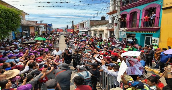 Se reúne Claudia Sheinbaum con 50 mil personas en Oaxaca