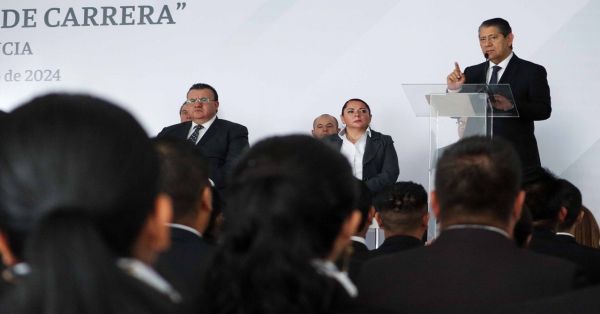Toman protesta 60 Agentes del MP y 69 Agentes Estatales de Investigación en Puebla