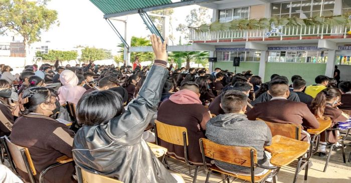 Ofrece SMDIF talleres sobre embarazos a temprana edad