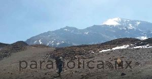 Mantienen búsqueda de alpinista en Pico de Orizaba