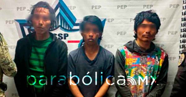 Aseguran SSP y SEMAR 80 dosis de droga y detienen a tres narcomenudistas