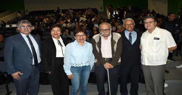 Inauguran foro académico por los 50 años del ICUAP