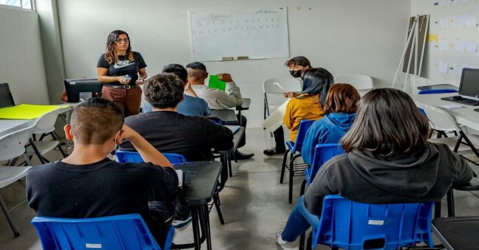 Disminuye deserci&oacute;n escolar con programa "J&oacute;venes con rumbo" del SMDIF